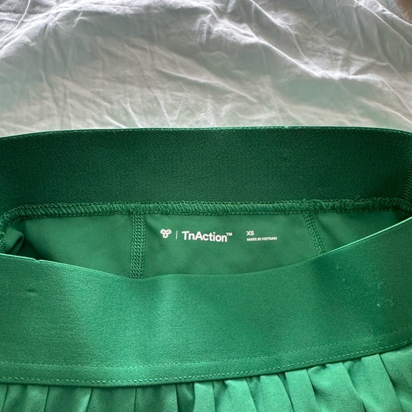 Aritzia TNA Green Tennis Skirt - Picture 3 of 3
